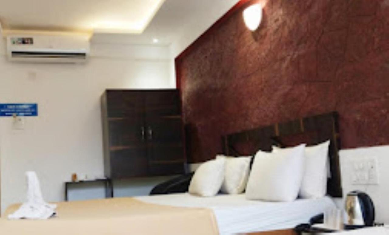 Blue Sea Beach Resort Mālvan Zewnętrze zdjęcie